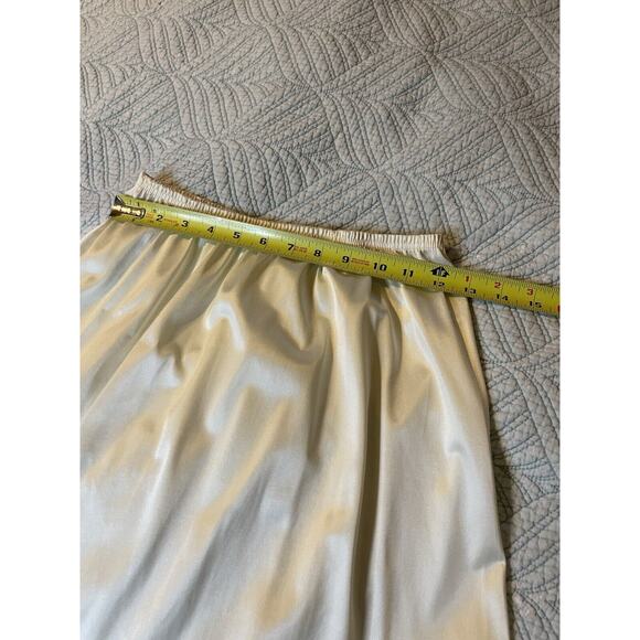VTG Vanity Fair Ivory Silky Slip Skirt W/ Floral Lace Trim Small Classic Cottage - Picture 5 of 8